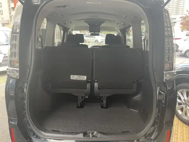 トヨタ ヴォクシー 兵庫県 2014(平26)年 12.3万km ブラッキッシュアゲハガラスフレーク (株)IDOMが運営する【じしゃロン西宮店】の自社ローン対象車両になります。こちらは現金ご利用時の価格です。自社ローンご希望の方は別途その旨お申付け下さい。/＊ALPINEナビ/＊フルセグテレビ/＊バックカメラ/＊フリップダウンモニター/＊片側パワースライドドア/＊ETC