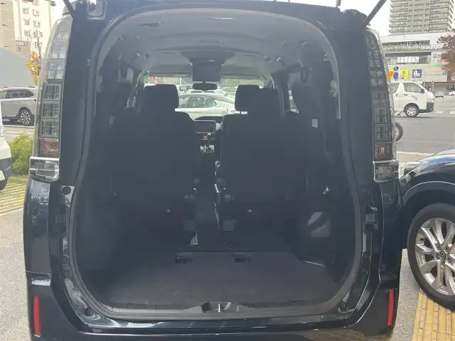 トヨタ ヴォクシー 兵庫県 2014(平26)年 12.3万km ブラッキッシュアゲハガラスフレーク (株)IDOMが運営する【じしゃロン西宮店】の自社ローン対象車両になります。こちらは現金ご利用時の価格です。自社ローンご希望の方は別途その旨お申付け下さい。/＊ALPINEナビ/＊フルセグテレビ/＊バックカメラ/＊フリップダウンモニター/＊片側パワースライドドア/＊ETC