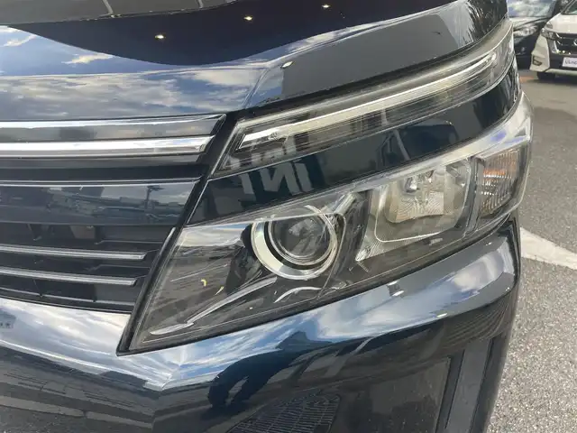 トヨタ ヴォクシー 兵庫県 2014(平26)年 12.3万km ブラッキッシュアゲハガラスフレーク (株)IDOMが運営する【じしゃロン西宮店】の自社ローン対象車両になります。こちらは現金ご利用時の価格です。自社ローンご希望の方は別途その旨お申付け下さい。/＊ALPINEナビ/＊フルセグテレビ/＊バックカメラ/＊フリップダウンモニター/＊片側パワースライドドア/＊ETC