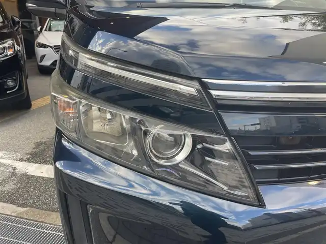 トヨタ ヴォクシー 兵庫県 2014(平26)年 12.3万km ブラッキッシュアゲハガラスフレーク (株)IDOMが運営する【じしゃロン西宮店】の自社ローン対象車両になります。こちらは現金ご利用時の価格です。自社ローンご希望の方は別途その旨お申付け下さい。/＊ALPINEナビ/＊フルセグテレビ/＊バックカメラ/＊フリップダウンモニター/＊片側パワースライドドア/＊ETC