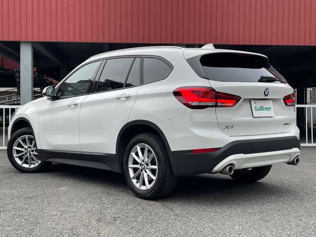 ＢＭＷ Ｘ１ xDrive 18d xライン 神奈川県 2021(令3)年 7.3万km アルピンホワイトⅢ ワンオーナー	/純正HDDナビ			/・USB/BT		/バックカメラ/クリアランスソナー/ルームミラー内臓ETC【DSRC】		/インテリジェントセイフティ/・Cityブレーキ機能/・レーンディパーチャーウォーニング/・歩行者警告/アクティブクルーズコントロール	/アイドリングストップ/純正17インチAW/ルーフレール	/革巻きステアリング	/オートライト/純正LEDヘッドライト/フロント/バックフォグ/プッシュEgスタート/ストップ					/スマートキー×2/ターンランプ付電動格納ドアミラー				/純正フロアマット/取扱説明書/新車時保証書