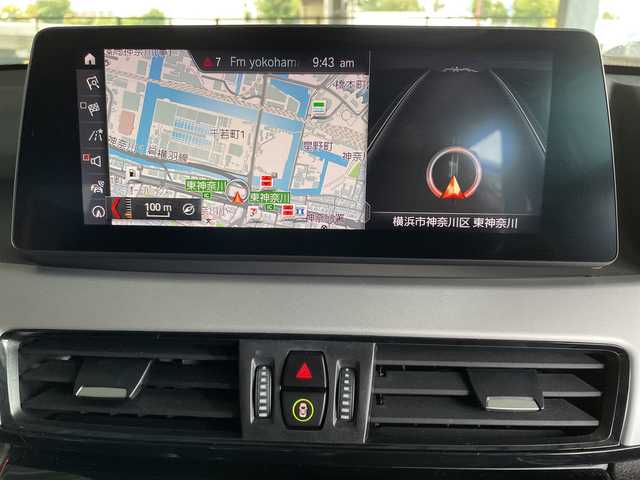 ＢＭＷ Ｘ１ xDrive 18d xライン 神奈川県 2021(令3)年 7.3万km アルピンホワイトⅢ ワンオーナー	/純正HDDナビ			/・USB/BT		/バックカメラ/クリアランスソナー/ルームミラー内臓ETC【DSRC】		/インテリジェントセイフティ/・Cityブレーキ機能/・レーンディパーチャーウォーニング/・歩行者警告/アクティブクルーズコントロール	/アイドリングストップ/純正17インチAW/ルーフレール	/革巻きステアリング	/オートライト/純正LEDヘッドライト/フロント/バックフォグ/プッシュEgスタート/ストップ					/スマートキー×2/ターンランプ付電動格納ドアミラー				/純正フロアマット/取扱説明書/新車時保証書