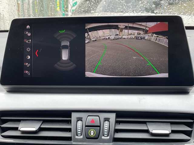 ＢＭＷ Ｘ１ xDrive 18d xライン 神奈川県 2021(令3)年 7.3万km アルピンホワイトⅢ ワンオーナー	/純正HDDナビ			/・USB/BT		/バックカメラ/クリアランスソナー/ルームミラー内臓ETC【DSRC】		/インテリジェントセイフティ/・Cityブレーキ機能/・レーンディパーチャーウォーニング/・歩行者警告/アクティブクルーズコントロール	/アイドリングストップ/純正17インチAW/ルーフレール	/革巻きステアリング	/オートライト/純正LEDヘッドライト/フロント/バックフォグ/プッシュEgスタート/ストップ					/スマートキー×2/ターンランプ付電動格納ドアミラー				/純正フロアマット/取扱説明書/新車時保証書