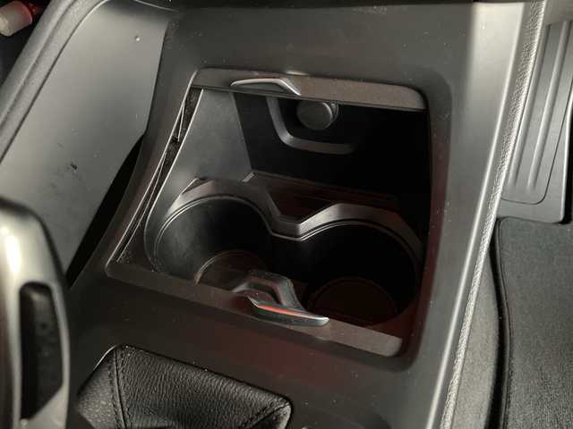 ＢＭＷ Ｘ１ xDrive 18d xライン 神奈川県 2021(令3)年 7.3万km アルピンホワイトⅢ ワンオーナー	/純正HDDナビ			/・USB/BT		/バックカメラ/クリアランスソナー/ルームミラー内臓ETC【DSRC】		/インテリジェントセイフティ/・Cityブレーキ機能/・レーンディパーチャーウォーニング/・歩行者警告/アクティブクルーズコントロール	/アイドリングストップ/純正17インチAW/ルーフレール	/革巻きステアリング	/オートライト/純正LEDヘッドライト/フロント/バックフォグ/プッシュEgスタート/ストップ					/スマートキー×2/ターンランプ付電動格納ドアミラー				/純正フロアマット/取扱説明書/新車時保証書