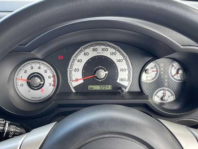 トヨタ ＦＪクルーザー 鹿児島県 2015(平27)年 7.3万km パール ETC/TVフルセグ/Bluetooth接続/バックカメラ/CD再生可能/USB入力端子/パワーウィンドウ/パワーステアリング/横滑り防止装置/盗難防止装置/リモコンキー/スペアキー