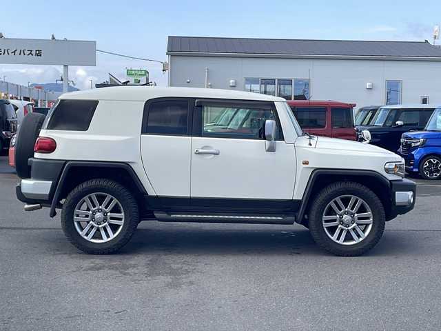 トヨタ ＦＪクルーザー 鹿児島県 2015(平27)年 7.3万km パール ETC/TVフルセグ/Bluetooth接続/バックカメラ/CD再生可能/USB入力端子/パワーウィンドウ/パワーステアリング/横滑り防止装置/盗難防止装置/リモコンキー/スペアキー