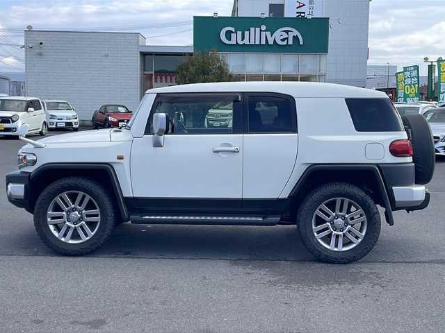 トヨタ ＦＪクルーザー 鹿児島県 2015(平27)年 7.3万km パール ETC/TVフルセグ/Bluetooth接続/バックカメラ/CD再生可能/USB入力端子/パワーウィンドウ/パワーステアリング/横滑り防止装置/盗難防止装置/リモコンキー/スペアキー