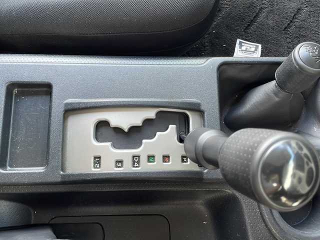 トヨタ ＦＪクルーザー 鹿児島県 2015(平27)年 7.3万km パール ETC/TVフルセグ/Bluetooth接続/バックカメラ/CD再生可能/USB入力端子/パワーウィンドウ/パワーステアリング/横滑り防止装置/盗難防止装置/リモコンキー/スペアキー