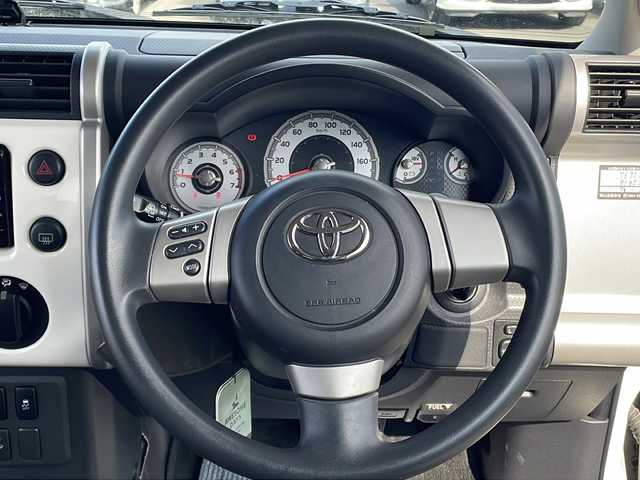 トヨタ ＦＪクルーザー 鹿児島県 2015(平27)年 7.3万km パール ETC/TVフルセグ/Bluetooth接続/バックカメラ/CD再生可能/USB入力端子/パワーウィンドウ/パワーステアリング/横滑り防止装置/盗難防止装置/リモコンキー/スペアキー