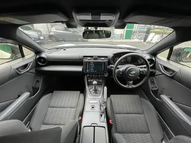 トヨタ ＧＲ８６ RC 東京都 2024(令6)年 1.1万km クリスタルホワイトパール ワンオーナー/テインダウンサス/RAYS18インチホイール/FUJITSUBOマフラー/純正リアスポイラー/社外9インチディスプレイオーディオ(DMH-SF500)/(Bluetooth/USB/AUX)(AppleCarPlay/AndroidAuto)/アイサイトコアテクノロジー/・プリクラッシュブレーキ/・レーダークルーズコントロール/・車線逸脱警報/・リアクリアランスソナー/フルLEDヘッドランプ/ハイビームアシスト/GRエンブレム付き革巻きステアリング/保証書/取扱説明書/スペアキー×1