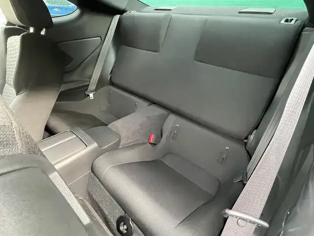 トヨタ ＧＲ８６ RC 東京都 2024(令6)年 1.1万km クリスタルホワイトパール ワンオーナー/テインダウンサス/RAYS18インチホイール/FUJITSUBOマフラー/純正リアスポイラー/社外9インチディスプレイオーディオ(DMH-SF500)/(Bluetooth/USB/AUX)(AppleCarPlay/AndroidAuto)/アイサイトコアテクノロジー/・プリクラッシュブレーキ/・レーダークルーズコントロール/・車線逸脱警報/・リアクリアランスソナー/フルLEDヘッドランプ/ハイビームアシスト/GRエンブレム付き革巻きステアリング/保証書/取扱説明書/スペアキー×1