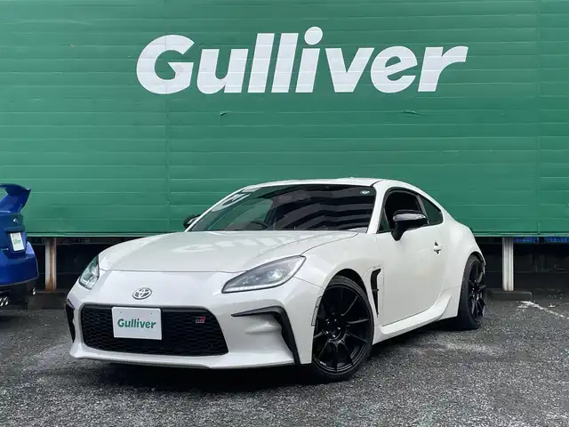 トヨタ ＧＲ８６ RC 東京都 2024(令6)年 1.1万km クリスタルホワイトパール ワンオーナー/テインダウンサス/RAYS18インチホイール/FUJITSUBOマフラー/純正リアスポイラー/社外9インチディスプレイオーディオ(DMH-SF500)/(Bluetooth/USB/AUX)(AppleCarPlay/AndroidAuto)/アイサイトコアテクノロジー/・プリクラッシュブレーキ/・レーダークルーズコントロール/・車線逸脱警報/・リアクリアランスソナー/フルLEDヘッドランプ/ハイビームアシスト/GRエンブレム付き革巻きステアリング/保証書/取扱説明書/スペアキー×1