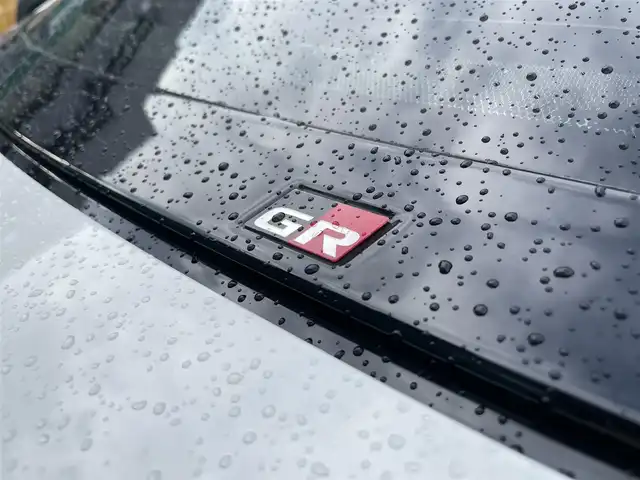 トヨタ ＧＲ８６ RC 東京都 2024(令6)年 1.1万km クリスタルホワイトパール ワンオーナー/テインダウンサス/RAYS18インチホイール/FUJITSUBOマフラー/純正リアスポイラー/社外9インチディスプレイオーディオ(DMH-SF500)/(Bluetooth/USB/AUX)(AppleCarPlay/AndroidAuto)/アイサイトコアテクノロジー/・プリクラッシュブレーキ/・レーダークルーズコントロール/・車線逸脱警報/・リアクリアランスソナー/フルLEDヘッドランプ/ハイビームアシスト/GRエンブレム付き革巻きステアリング/保証書/取扱説明書/スペアキー×1