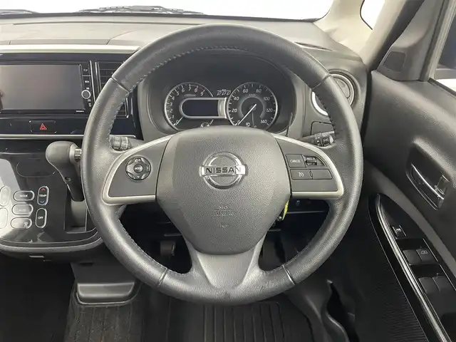 日産 デイズ ルークス ハイウェイスター Gターボ 大分県 2019(令1)年 4.2万km ブラック エマージェンシーブレーキ/車線逸脱警報/ハイビームアシスト/アラウンドビューミニター/純正ナビ　型式：MM319D-W/【フルセグTV、DVD再生可、BT対応】/ステアリングスイッチ/両側パワースライドドア/純正ドライブレコーダー/スリムサーキュレーター/アイドリングストップ/ETC/横滑り防止装置/電動格納ミラー/純正フロアマット/オートライト/LEDヘッドライト/フォグランプ/純正14インチアルミホイール/コーナーセンサー