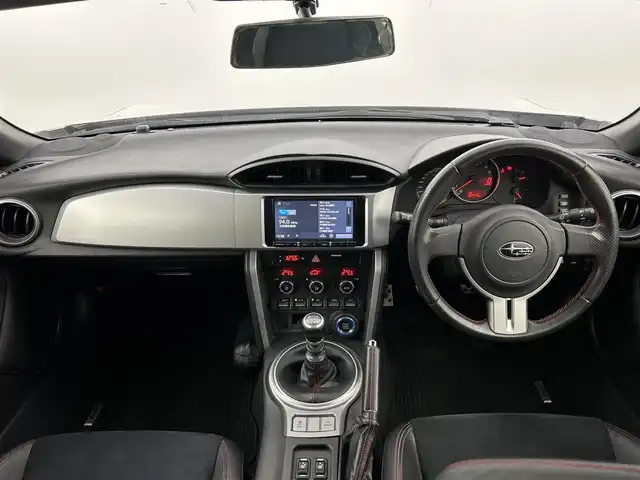 スバル ＢＲＺ S 福岡県 2012(平24)年 9.6万km 白 社外ナビ（ＢＴ，フルセグＴＶ）　/バックカメラ　/ＥＴＣ　/横滑り防止　/シートヒーター　/電動格納式ドアミラー　/プッシュスタート　/ハーフレザーシート　/社外マフラー　/純正１７インチアルミホイール　/盗難防止装置