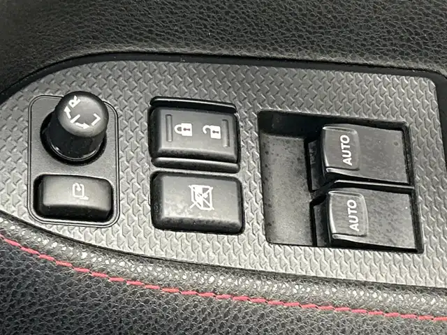スバル ＢＲＺ S 福岡県 2012(平24)年 9.6万km 白 社外ナビ（ＢＴ，フルセグＴＶ）　/バックカメラ　/ＥＴＣ　/横滑り防止　/シートヒーター　/電動格納式ドアミラー　/プッシュスタート　/ハーフレザーシート　/社外マフラー　/純正１７インチアルミホイール　/盗難防止装置
