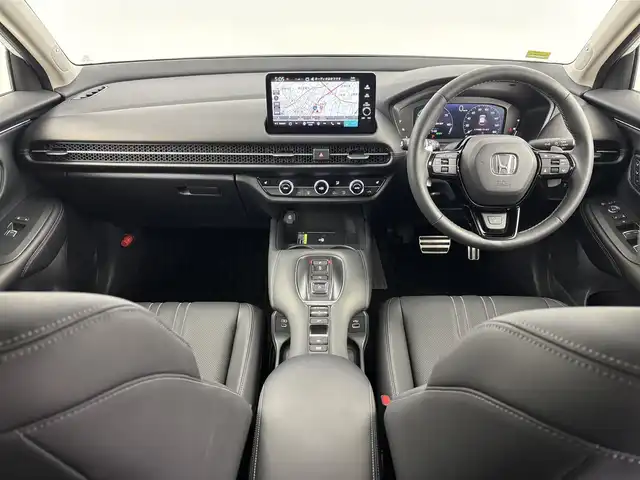 ホンダ ＺＲ－Ｖ ハイブリッド e:HEV Z 埼玉県 2024(令6)年 0.4万km プラチナホワイトパール 純正ナビ/(Bluetooth/USB/AM/FM)/地デジフルセグ/バックカメラ/アラウンドビューモニター/ETC2.0/Honda SENSING/・衝突軽減ブレーキ/・先行車発進お知らせ機能/・路外逸脱抑制機能/・標識認識機能/・渋滞追従機能付アダプティブクルーズコントロール/・車線維持支援システム/・ブラインドスポットインフォメーション/・オートハイビーム/BOSEプレミアムサウンドシステム/ハンズフリーアクセスパワーテールゲート/パドルシフト/前席シートヒーター/置くだけ充電/ダウンヒルアシストコントロール/ドライブモードセレクト/電子パーキングシステム/ブレーキホールド/パワーバックドア/純正フロアマット/純正18インチアルミホイール