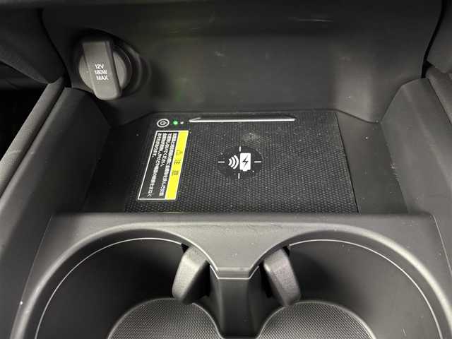 ホンダ ＺＲ－Ｖ ハイブリッド e:HEV Z 埼玉県 2024(令6)年 0.4万km プラチナホワイトパール 純正ナビ/(Bluetooth/USB/AM/FM)/地デジフルセグ/バックカメラ/アラウンドビューモニター/ETC2.0/Honda SENSING/・衝突軽減ブレーキ/・先行車発進お知らせ機能/・路外逸脱抑制機能/・標識認識機能/・渋滞追従機能付アダプティブクルーズコントロール/・車線維持支援システム/・ブラインドスポットインフォメーション/・オートハイビーム/BOSEプレミアムサウンドシステム/ハンズフリーアクセスパワーテールゲート/パドルシフト/前席シートヒーター/置くだけ充電/ダウンヒルアシストコントロール/ドライブモードセレクト/電子パーキングシステム/ブレーキホールド/パワーバックドア/純正フロアマット/純正18インチアルミホイール