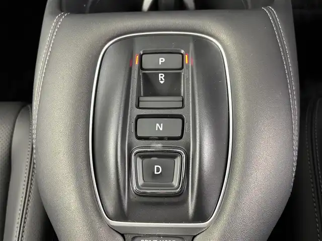 ホンダ ＺＲ－Ｖ ハイブリッド e:HEV Z 埼玉県 2024(令6)年 0.4万km プラチナホワイトパール 純正ナビ/(Bluetooth/USB/AM/FM)/地デジフルセグ/バックカメラ/アラウンドビューモニター/ETC2.0/Honda SENSING/・衝突軽減ブレーキ/・先行車発進お知らせ機能/・路外逸脱抑制機能/・標識認識機能/・渋滞追従機能付アダプティブクルーズコントロール/・車線維持支援システム/・ブラインドスポットインフォメーション/・オートハイビーム/BOSEプレミアムサウンドシステム/ハンズフリーアクセスパワーテールゲート/パドルシフト/前席シートヒーター/置くだけ充電/ダウンヒルアシストコントロール/ドライブモードセレクト/電子パーキングシステム/ブレーキホールド/パワーバックドア/純正フロアマット/純正18インチアルミホイール