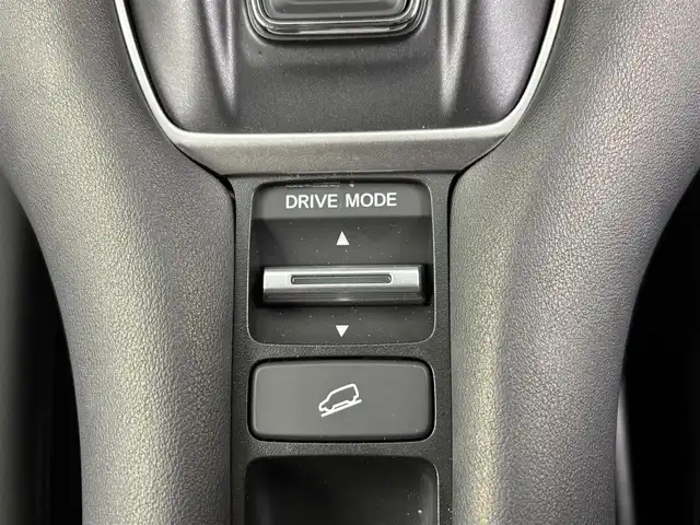 ホンダ ＺＲ－Ｖ ハイブリッド e:HEV Z 埼玉県 2024(令6)年 0.4万km プラチナホワイトパール 純正ナビ/(Bluetooth/USB/AM/FM)/地デジフルセグ/バックカメラ/アラウンドビューモニター/ETC2.0/Honda SENSING/・衝突軽減ブレーキ/・先行車発進お知らせ機能/・路外逸脱抑制機能/・標識認識機能/・渋滞追従機能付アダプティブクルーズコントロール/・車線維持支援システム/・ブラインドスポットインフォメーション/・オートハイビーム/BOSEプレミアムサウンドシステム/ハンズフリーアクセスパワーテールゲート/パドルシフト/前席シートヒーター/置くだけ充電/ダウンヒルアシストコントロール/ドライブモードセレクト/電子パーキングシステム/ブレーキホールド/パワーバックドア/純正フロアマット/純正18インチアルミホイール