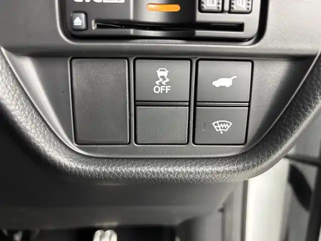 ホンダ ＺＲ－Ｖ ハイブリッド e:HEV Z 埼玉県 2024(令6)年 0.4万km プラチナホワイトパール 純正ナビ/(Bluetooth/USB/AM/FM)/地デジフルセグ/バックカメラ/アラウンドビューモニター/ETC2.0/Honda SENSING/・衝突軽減ブレーキ/・先行車発進お知らせ機能/・路外逸脱抑制機能/・標識認識機能/・渋滞追従機能付アダプティブクルーズコントロール/・車線維持支援システム/・ブラインドスポットインフォメーション/・オートハイビーム/BOSEプレミアムサウンドシステム/ハンズフリーアクセスパワーテールゲート/パドルシフト/前席シートヒーター/置くだけ充電/ダウンヒルアシストコントロール/ドライブモードセレクト/電子パーキングシステム/ブレーキホールド/パワーバックドア/純正フロアマット/純正18インチアルミホイール