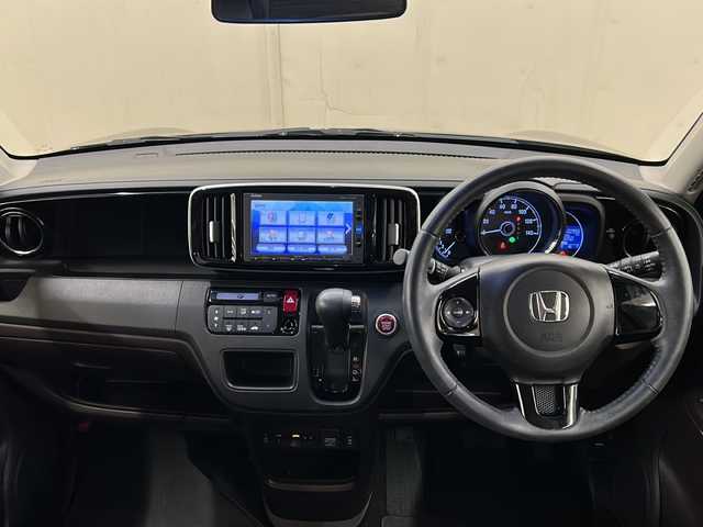ホンダ Ｎ ＯＮＥ プレミアム 道央・札幌 2017(平29)年 10.3万km ブリティッシュグリーンP /純正ナビ(VXM-174VFXi)//CD//DVD//ラジオ　//フルセグ//SD//USB//BT//バックカメラ//シートヒーター//ステアリングスイッチ//純正14インチアルミホイール//スマートキー//ハーフレザー//純正フロアマット//横滑り防止装置//ドアバイザー//ウィンカーミラー//プッシュスタート//ABS//ETC//純正ホイールキャップスタッドレスタイヤ積載