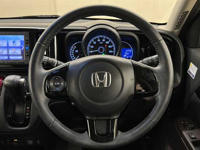 ホンダ Ｎ ＯＮＥ プレミアム 道央・札幌 2017(平29)年 10.3万km ブリティッシュグリーンP /純正ナビ(VXM-174VFXi)//CD//DVD//ラジオ　//フルセグ//SD//USB//BT//バックカメラ//シートヒーター//ステアリングスイッチ//純正14インチアルミホイール//スマートキー//ハーフレザー//純正フロアマット//横滑り防止装置//ドアバイザー//ウィンカーミラー//プッシュスタート//ABS//ETC//純正ホイールキャップスタッドレスタイヤ積載