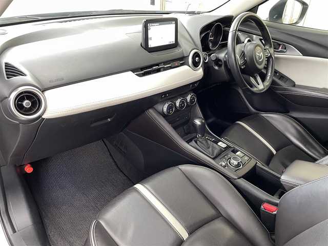 マツダ ＣＸ－３ 20S エクスクルーシブモッズ 大阪府 2018(平30)年 9.7万km スノーフレイクホワイトパールマイカ ワンオーナー/衝突軽減ブレーキ/レーダークルーズコントロール/車線逸脱警報/レザーシート/シートヒーター/ステアリングヒーター/ヘッドアップディスプレイ/バックカメラ/スマートキー/プッシュスタート/ETC/純正LEDヘッドライト/純正LEDフォグ