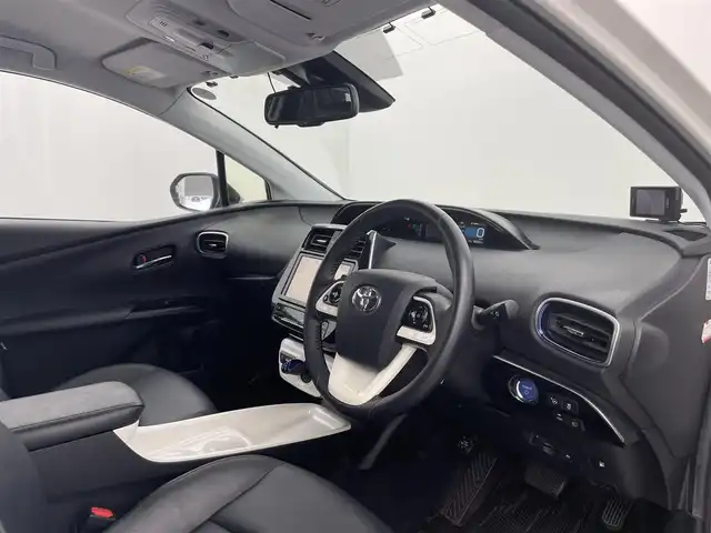 トヨタ プリウス A ツーリングセレクション 富山県 2016(平28)年 6.7万km ホワイトパールクリスタルシャイン 4WD/モデリスタエアロ(フロント、バック、サイド)/9インチ純正ナビ(AM/FM/BT/CD)/フルセグTV/バックカメラ/レーダークルーズコントロール/レーンキープアシスト/衝突軽減ブレーキ/ヘッドアップディスプレイ/ブラインドスポットモニター/横滑り防止装置/前後コーナーセンサー/ビルトインETC/レザーシート/オートマチックハイビーム/オートライト/LEDヘッドライト/純正AW/純正フロアマット