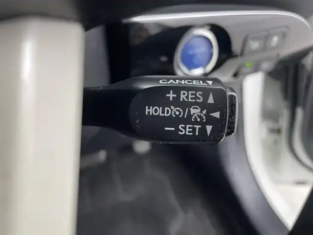 トヨタ プリウス A ツーリングセレクション 富山県 2016(平28)年 6.7万km ホワイトパールクリスタルシャイン 4WD/モデリスタエアロ(フロント、バック、サイド)/9インチ純正ナビ(AM/FM/BT/CD)/フルセグTV/バックカメラ/レーダークルーズコントロール/レーンキープアシスト/衝突軽減ブレーキ/ヘッドアップディスプレイ/ブラインドスポットモニター/横滑り防止装置/前後コーナーセンサー/ビルトインETC/レザーシート/オートマチックハイビーム/オートライト/LEDヘッドライト/純正AW/純正フロアマット