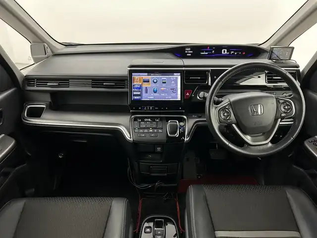 ホンダ ステップワゴン スパーダ ハイブリッド G EX ホンダセンシング 福岡県 2019(平31)年 7.6万km プラチナホワイトパール ワンオーナー　/アルパインフリップダウン　/アルパインナビ　/Ｆ，Ｂカメラ　/ＥＴＣ　/前方ドラレコ　/レーダー探知機　/ＡＣＣ　/衝突軽減ブレーキ　/レーンキープ　/両側電動スライドドア　/ハーフレザー　/シートヒーター/わくわくゲート