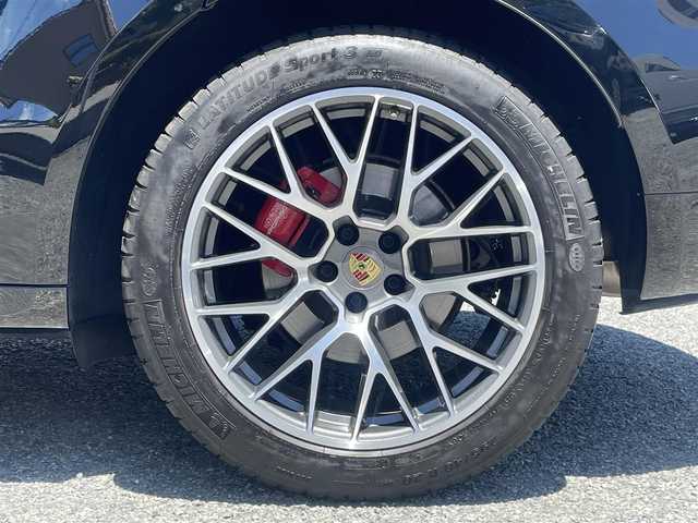 ポルシェ マカン GTS 兵庫県 2017(平29)年 4.4万km 黒 /スポーツクロノパッケージ//スポーツエグゾーストシステム//PASM（ポルシェアクティブサスペンションマネジメント）//スポーツモード//PCM（ポルシェコミュニケーションマネージメント）ナビ//BT/AUX//360度モニター//PDKシフトパドル//車線逸脱警報システム//赤革シート//前席シートヒーター/電動シート//クルーズコントロール//純正20インチAW//コーナーセンサー//スタート&ストップシステム//ETC//ドライブレコーダー前後//パワーバックドア//オートキセノンヘッドランプ//リヤフォグランプ//H30/R1/2/3/4/6年/ポルシェセンター記録簿