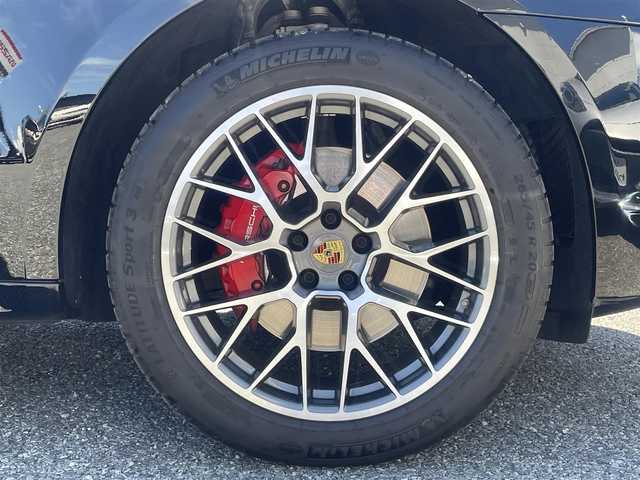 ポルシェ マカン GTS 兵庫県 2017(平29)年 4.4万km 黒 /スポーツクロノパッケージ//スポーツエグゾーストシステム//PASM（ポルシェアクティブサスペンションマネジメント）//スポーツモード//PCM（ポルシェコミュニケーションマネージメント）ナビ//BT/AUX//360度モニター//PDKシフトパドル//車線逸脱警報システム//赤革シート//前席シートヒーター/電動シート//クルーズコントロール//純正20インチAW//コーナーセンサー//スタート&ストップシステム//ETC//ドライブレコーダー前後//パワーバックドア//オートキセノンヘッドランプ//リヤフォグランプ//H30/R1/2/3/4/6年/ポルシェセンター記録簿