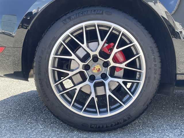 ポルシェ マカン GTS 兵庫県 2017(平29)年 4.4万km 黒 /スポーツクロノパッケージ//スポーツエグゾーストシステム//PASM（ポルシェアクティブサスペンションマネジメント）//スポーツモード//PCM（ポルシェコミュニケーションマネージメント）ナビ//BT/AUX//360度モニター//PDKシフトパドル//車線逸脱警報システム//赤革シート//前席シートヒーター/電動シート//クルーズコントロール//純正20インチAW//コーナーセンサー//スタート&ストップシステム//ETC//ドライブレコーダー前後//パワーバックドア//オートキセノンヘッドランプ//リヤフォグランプ//H30/R1/2/3/4/6年/ポルシェセンター記録簿