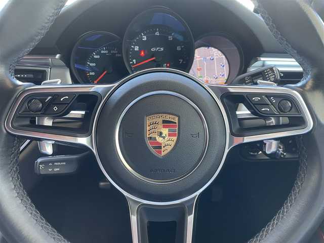 ポルシェ マカン GTS 兵庫県 2017(平29)年 4.4万km 黒 /スポーツクロノパッケージ//スポーツエグゾーストシステム//PASM（ポルシェアクティブサスペンションマネジメント）//スポーツモード//PCM（ポルシェコミュニケーションマネージメント）ナビ//BT/AUX//360度モニター//PDKシフトパドル//車線逸脱警報システム//赤革シート//前席シートヒーター/電動シート//クルーズコントロール//純正20インチAW//コーナーセンサー//スタート&ストップシステム//ETC//ドライブレコーダー前後//パワーバックドア//オートキセノンヘッドランプ//リヤフォグランプ//H30/R1/2/3/4/6年/ポルシェセンター記録簿