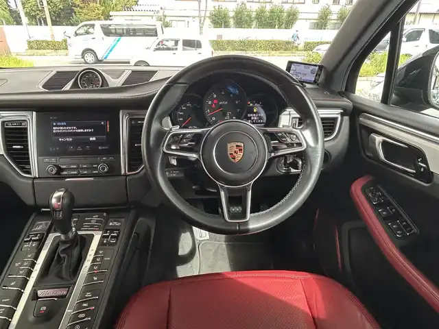 ポルシェ マカン GTS 兵庫県 2017(平29)年 4.4万km 黒 外部検査実施済み//スポーツクロノパッケージ//スポーツエグゾーストシステム//PASM（ポルシェアクティブサスペンションマネジメント）//スポーツモード//PCM（ポルシェコミュニケーションマネージメント）ナビ//BT/AUX//360度モニター//PDKシフトパドル//車線逸脱警報システム//赤革シート//前席シートヒーター/電動シート//クルーズコントロール//純正20インチAW//コーナーセンサー//スタート&ストップシステム//ETC//ドライブレコーダー前後//パワーバックドア//オートキセノンヘッドランプ//リヤフォグランプ//H30/R1/2/3/4/6年/ポルシェセンター記録簿