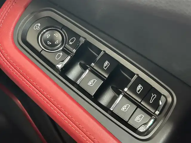 ポルシェ マカン GTS 兵庫県 2017(平29)年 4.4万km 黒 外部検査実施済み//スポーツクロノパッケージ//スポーツエグゾーストシステム//PASM（ポルシェアクティブサスペンションマネジメント）//スポーツモード//PCM（ポルシェコミュニケーションマネージメント）ナビ//BT/AUX//360度モニター//PDKシフトパドル//車線逸脱警報システム//赤革シート//前席シートヒーター/電動シート//クルーズコントロール//純正20インチAW//コーナーセンサー//スタート&ストップシステム//ETC//ドライブレコーダー前後//パワーバックドア//オートキセノンヘッドランプ//リヤフォグランプ//H30/R1/2/3/4/6年/ポルシェセンター記録簿
