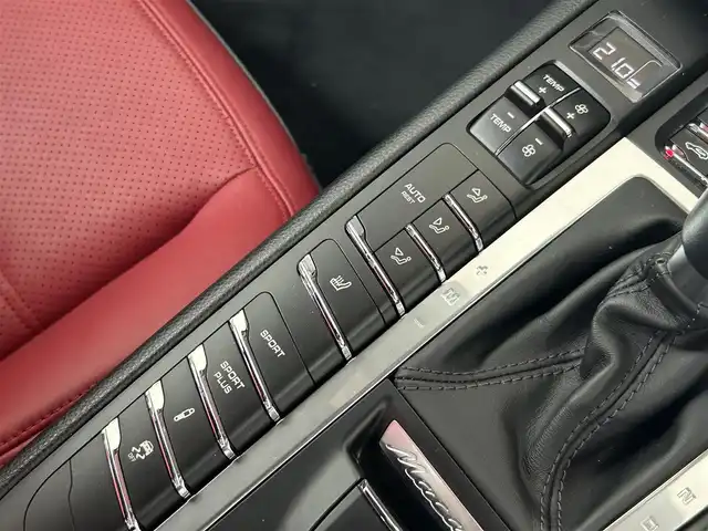 ポルシェ マカン GTS 兵庫県 2017(平29)年 4.4万km 黒 外部検査実施済み//スポーツクロノパッケージ//スポーツエグゾーストシステム//PASM（ポルシェアクティブサスペンションマネジメント）//スポーツモード//PCM（ポルシェコミュニケーションマネージメント）ナビ//BT/AUX//360度モニター//PDKシフトパドル//車線逸脱警報システム//赤革シート//前席シートヒーター/電動シート//クルーズコントロール//純正20インチAW//コーナーセンサー//スタート&ストップシステム//ETC//ドライブレコーダー前後//パワーバックドア//オートキセノンヘッドランプ//リヤフォグランプ//H30/R1/2/3/4/6年/ポルシェセンター記録簿