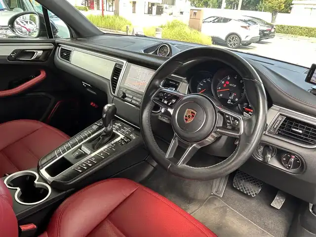 ポルシェ マカン GTS 兵庫県 2017(平29)年 4.4万km 黒 外部検査実施済み//スポーツクロノパッケージ//スポーツエグゾーストシステム//PASM（ポルシェアクティブサスペンションマネジメント）//スポーツモード//PCM（ポルシェコミュニケーションマネージメント）ナビ//BT/AUX//360度モニター//PDKシフトパドル//車線逸脱警報システム//赤革シート//前席シートヒーター/電動シート//クルーズコントロール//純正20インチAW//コーナーセンサー//スタート&ストップシステム//ETC//ドライブレコーダー前後//パワーバックドア//オートキセノンヘッドランプ//リヤフォグランプ//H30/R1/2/3/4/6年/ポルシェセンター記録簿