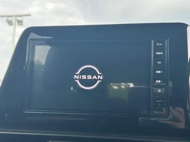 日産 セレナ e－パワー ハイウェイスター V 大阪府 2023(令5)年 1.9万km プリズムホワイト 純正9インチナビ　/ビルトインETC　/全方位モニター　/ドライブレコーダー　/フルセグTV　/LEDヘッドランプ　/クルーズコントロール　/純正16インチアルミホイール　/プロパイロット/ブラインドスポットモニター　/スマートルームミラー