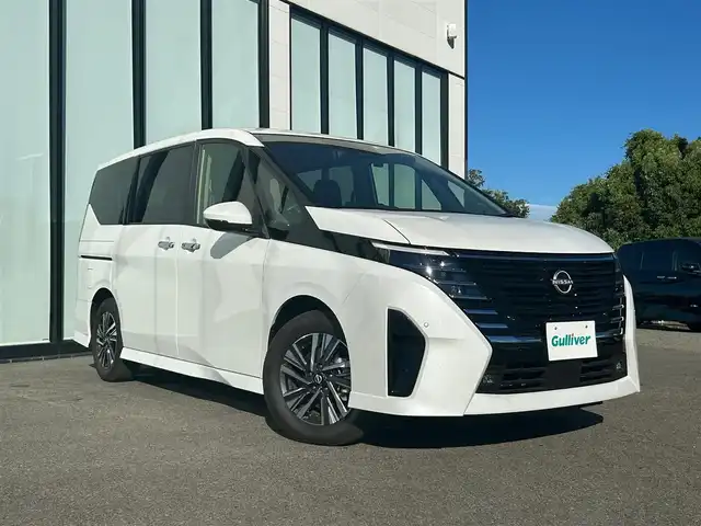 日産 セレナ e－パワー ハイウェイスター V 大阪府 2023(令5)年 1.9万km プリズムホワイト 純正9インチナビ　/ビルトインETC　/全方位モニター　/ドライブレコーダー　/フルセグTV　/LEDヘッドランプ　/クルーズコントロール　/純正16インチアルミホイール　/プロパイロット/ブラインドスポットモニター　/スマートルームミラー