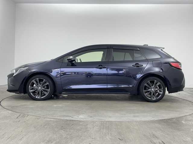 トヨタ カローラツーリング ハイブリッド ダブルバイビー 兵庫県 2019(令1)年 2.8万km スパークリングブラックパールクリスタルシャイン ・純正9インチディスプレイナビオーディオ&TV&BT&USB&Miracast/・バックカメラ/・トヨタセーフティーセンス/・プリクラッシュセーフティ/・レーントレーシングアシスト［LTA］/・レーンディパーチャーアラート［LDA］/・レーダークルーズコントロール/・オートマチックハイビーム［AHB］/・ロードサインアシスト［RSA］ /・インテリジェントクリアランスソナー/・ブラインドスポットモニター［BSM］ /・リヤクロストラフィックアラート［RCTA］/・パーキングサポートブレーキ［PKSB］/・先行車発進告知/・オートマチックハイビーム/・レーダークルーズコントロール/・純正フロアマット/・ハーフレザーシート/・純正17インチアルミホイール/・ドアミラーヒーター/・LEDオートライト/・LEDフォグランプ/・前後ドライブレコーダー/・ETC/・スマートキー