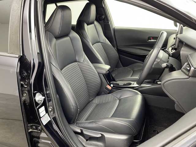 トヨタ カローラツーリング ハイブリッド ダブルバイビー 兵庫県 2019(令1)年 2.8万km スパークリングブラックパールクリスタルシャイン ・純正9インチディスプレイナビオーディオ&TV&BT&USB&Miracast/・バックカメラ/・トヨタセーフティーセンス/・プリクラッシュセーフティ/・レーントレーシングアシスト［LTA］/・レーンディパーチャーアラート［LDA］/・レーダークルーズコントロール/・オートマチックハイビーム［AHB］/・ロードサインアシスト［RSA］ /・インテリジェントクリアランスソナー/・ブラインドスポットモニター［BSM］ /・リヤクロストラフィックアラート［RCTA］/・パーキングサポートブレーキ［PKSB］/・先行車発進告知/・オートマチックハイビーム/・レーダークルーズコントロール/・純正フロアマット/・ハーフレザーシート/・純正17インチアルミホイール/・ドアミラーヒーター/・LEDオートライト/・LEDフォグランプ/・前後ドライブレコーダー/・ETC/・スマートキー