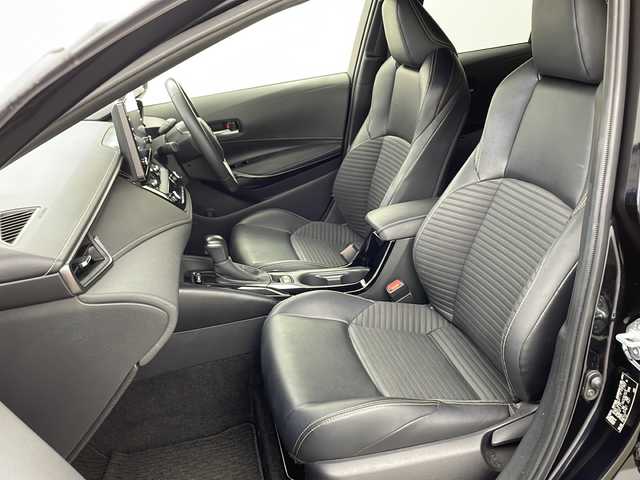 トヨタ カローラツーリング ハイブリッド ダブルバイビー 兵庫県 2019(令1)年 2.8万km スパークリングブラックパールクリスタルシャイン ・純正9インチディスプレイナビオーディオ&TV&BT&USB&Miracast/・バックカメラ/・トヨタセーフティーセンス/・プリクラッシュセーフティ/・レーントレーシングアシスト［LTA］/・レーンディパーチャーアラート［LDA］/・レーダークルーズコントロール/・オートマチックハイビーム［AHB］/・ロードサインアシスト［RSA］ /・インテリジェントクリアランスソナー/・ブラインドスポットモニター［BSM］ /・リヤクロストラフィックアラート［RCTA］/・パーキングサポートブレーキ［PKSB］/・先行車発進告知/・オートマチックハイビーム/・レーダークルーズコントロール/・純正フロアマット/・ハーフレザーシート/・純正17インチアルミホイール/・ドアミラーヒーター/・LEDオートライト/・LEDフォグランプ/・前後ドライブレコーダー/・ETC/・スマートキー