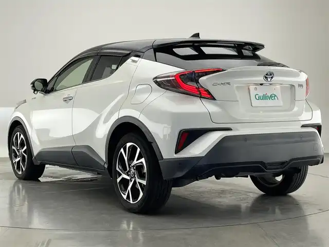 トヨタ Ｃ－ＨＲ G LEDエディション 愛知県 2018(平30)年 7.2万km ブラック/ホワイトパールクリスタルシャイン 2トーン 純正ナビ　BSM　セーフティセンス　追従クルコン　禁煙車　フルセグTV　DVD　ETC　バックカメラ　茶ハーフレザー　衝突軽減　LEDライト　フォグ　電子パーキング　コーナーセンサー　シートヒーター　オートワイパー　Bluetooth　ドラレコ　プッシュスタート　スマートキー　