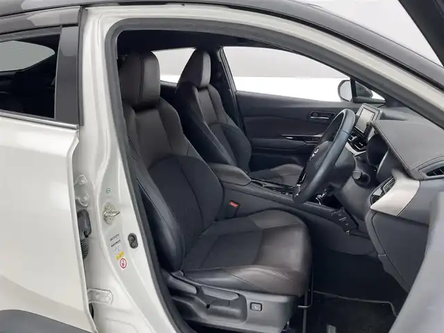 トヨタ Ｃ－ＨＲ G LEDエディション 愛知県 2018(平30)年 7.2万km ブラック/ホワイトパールクリスタルシャイン 2トーン 純正ナビ　BSM　セーフティセンス　追従クルコン　禁煙車　フルセグTV　DVD　ETC　バックカメラ　茶ハーフレザー　衝突軽減　LEDライト　フォグ　電子パーキング　コーナーセンサー　シートヒーター　オートワイパー　Bluetooth　ドラレコ　プッシュスタート　スマートキー　