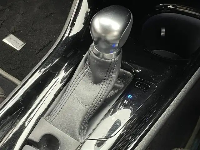 トヨタ Ｃ－ＨＲ G LEDエディション 愛知県 2018(平30)年 7.2万km ブラック/ホワイトパールクリスタルシャイン 2トーン 純正ナビ　BSM　セーフティセンス　追従クルコン　禁煙車　フルセグTV　DVD　ETC　バックカメラ　茶ハーフレザー　衝突軽減　LEDライト　フォグ　電子パーキング　コーナーセンサー　シートヒーター　オートワイパー　Bluetooth　ドラレコ　プッシュスタート　スマートキー　