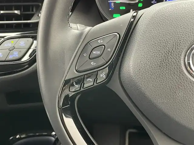 トヨタ Ｃ－ＨＲ G LEDエディション 愛知県 2018(平30)年 7.2万km ブラック/ホワイトパールクリスタルシャイン 2トーン 純正ナビ　BSM　セーフティセンス　追従クルコン　禁煙車　フルセグTV　DVD　ETC　バックカメラ　茶ハーフレザー　衝突軽減　LEDライト　フォグ　電子パーキング　コーナーセンサー　シートヒーター　オートワイパー　Bluetooth　ドラレコ　プッシュスタート　スマートキー　