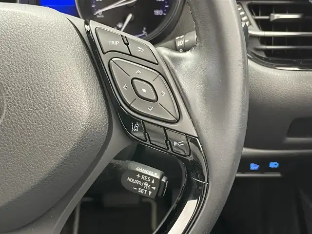 トヨタ Ｃ－ＨＲ G LEDエディション 愛知県 2018(平30)年 7.2万km ブラック/ホワイトパールクリスタルシャイン 2トーン 純正ナビ　BSM　セーフティセンス　追従クルコン　禁煙車　フルセグTV　DVD　ETC　バックカメラ　茶ハーフレザー　衝突軽減　LEDライト　フォグ　電子パーキング　コーナーセンサー　シートヒーター　オートワイパー　Bluetooth　ドラレコ　プッシュスタート　スマートキー　