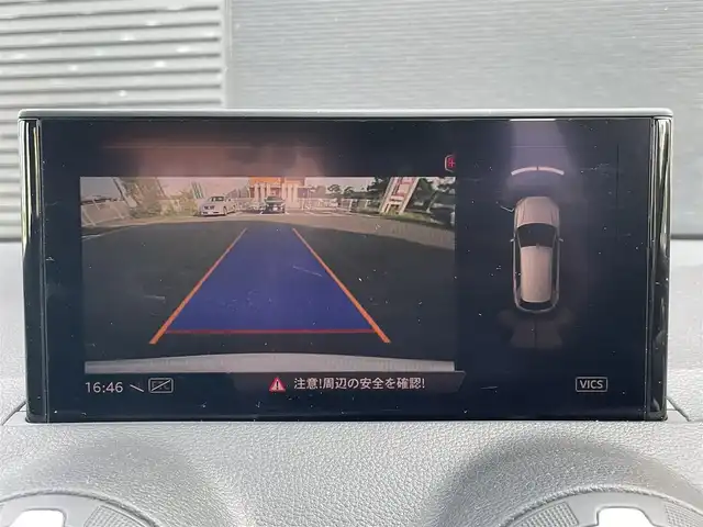 アウディ Ｑ２ 30TFSIスポーツ 宮崎県 2020(令2)年 3万km パール 純正SDメモリナビ/・フルセグテレビ/・Bluetooth /・USB/・AM FM/シートヒーター/バックカメラ/・リアコーナーセンサー/アイドリングストップ/アクティブクルーズコントロール/・レーンキープ/プッシュスタート/パワーバックドア/ETC/LEDヘッドライト/・オートライト/前後ドライブレコーダー /レインセンサー/純正17インチアルミホイール
